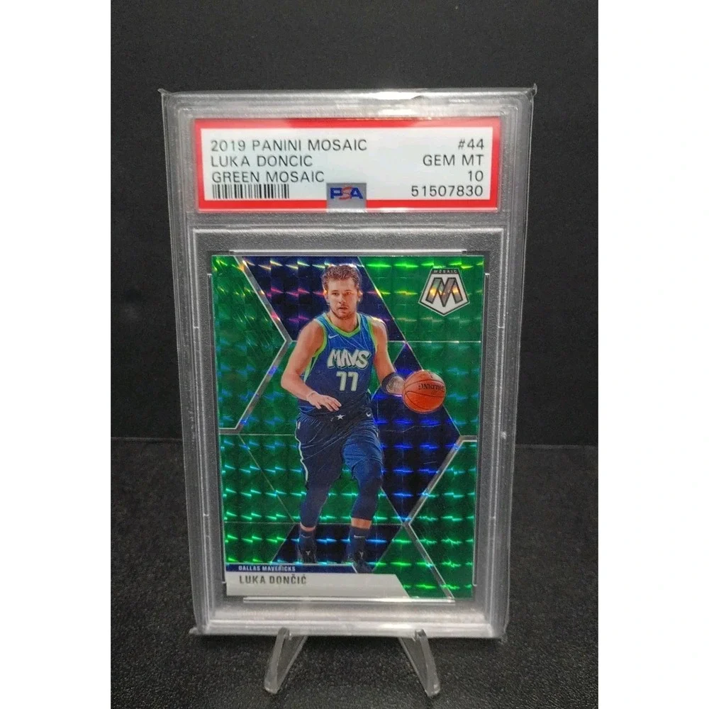 2019-20 Panini Mosaic Luka Doncic Green Mosaic #44 PSA 10 GEM MT NBA Card